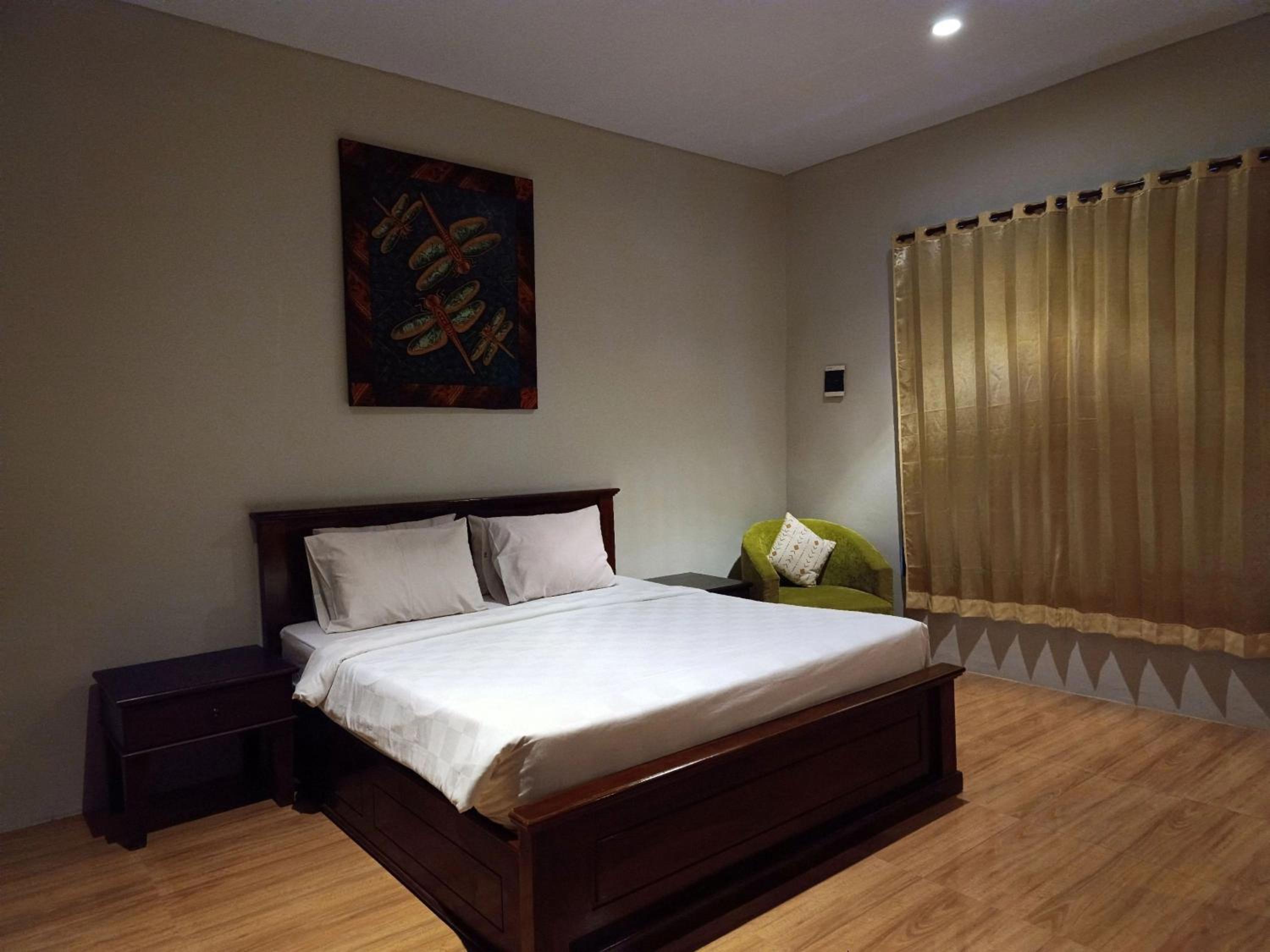 Suite Room - Photo 6