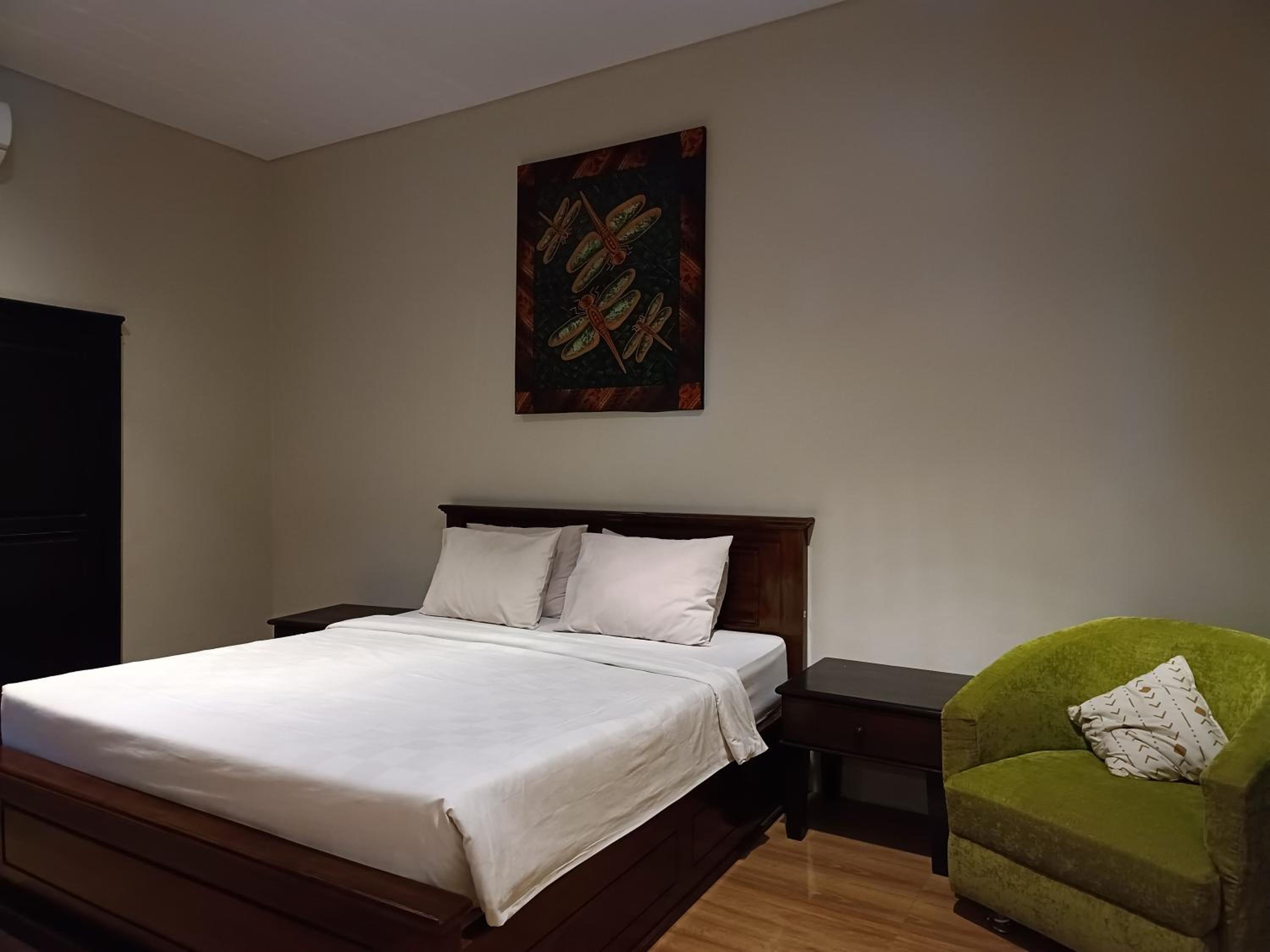 Suite Room - Photo 7