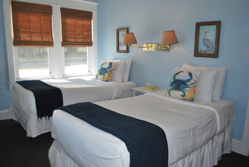 Ocean Front 2 Bedroom, 1 Double 2 Twin