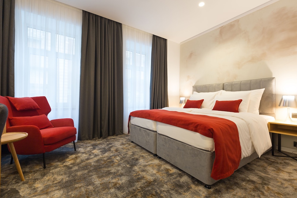 Superior Double or Twin Room, City View - Photo 12