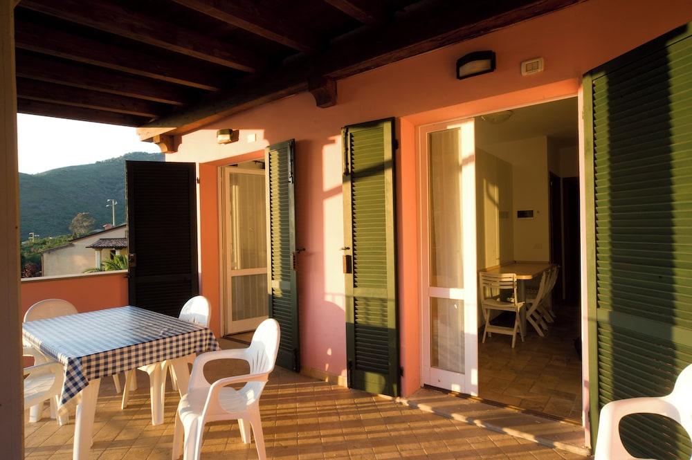 Panoramic Apartment, 1 Bedroom, Pool Access, Ocean View photo 3