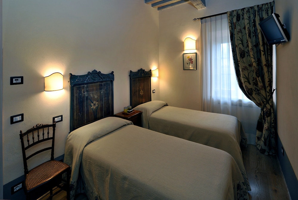 Superior Suite - Photo 6
