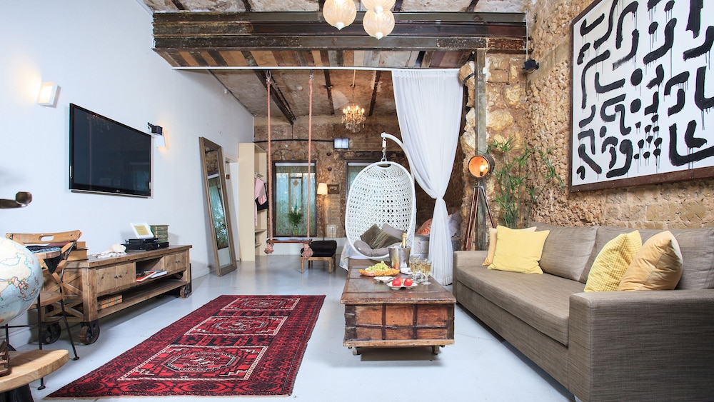 Royal Studio Suite