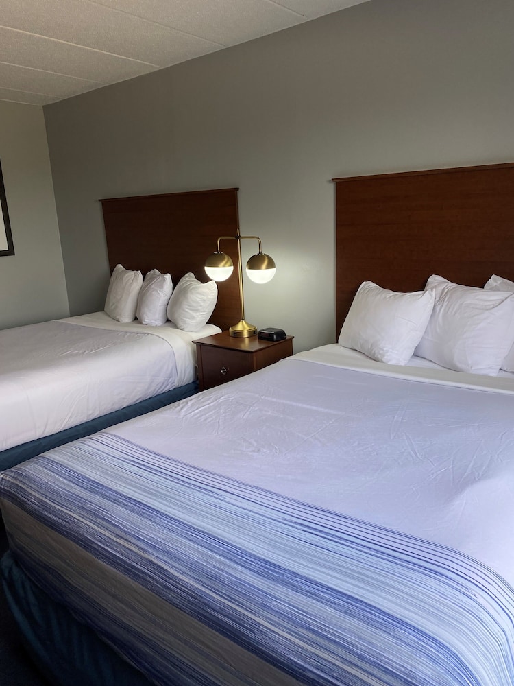 Room, 2 Queen Beds, Accessible photo 3