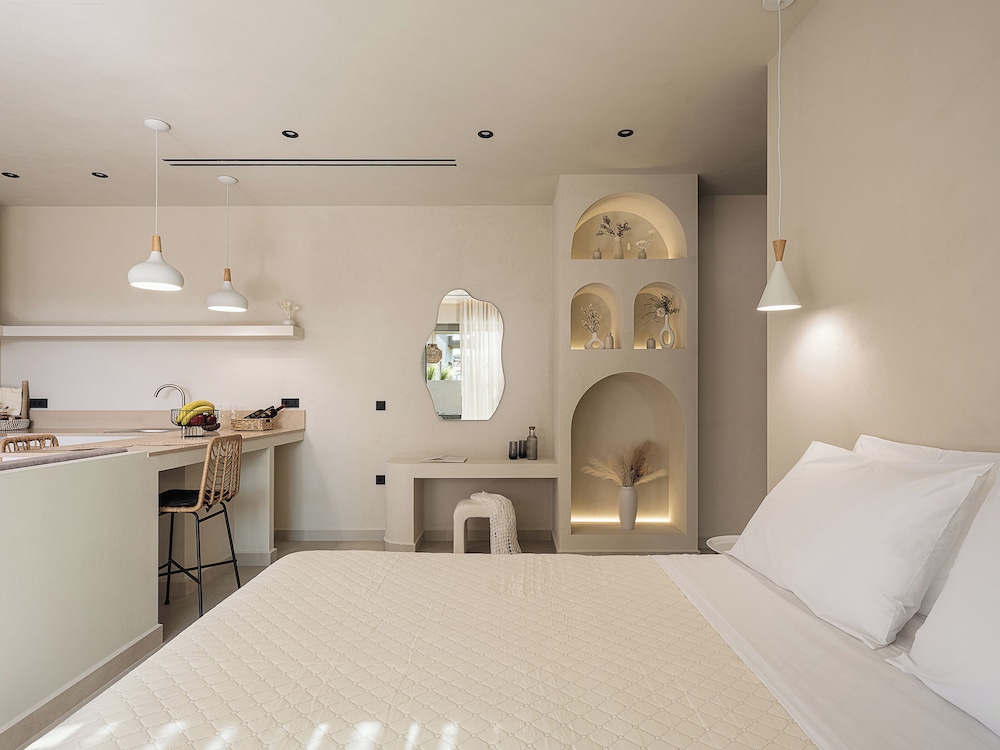 Deluxe Studio, 1 Queen Bed