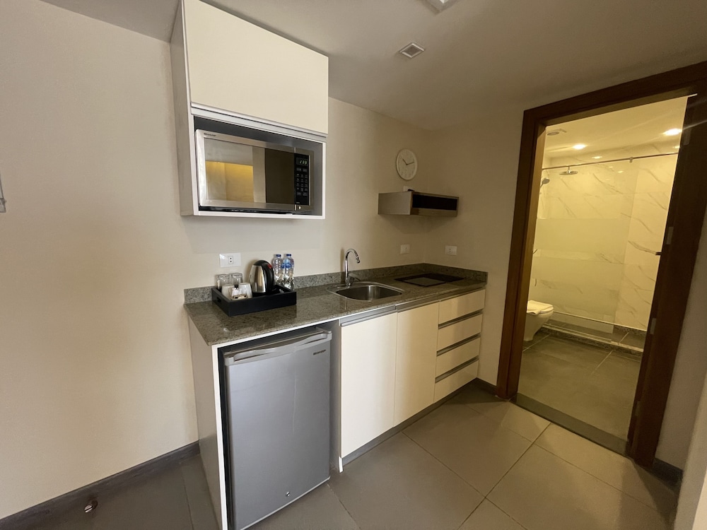 King Studio Apartment