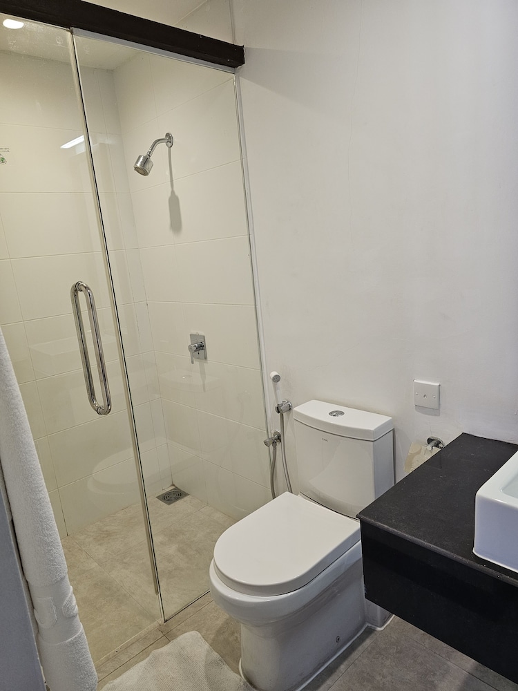 Standard Double Room - Photo 9