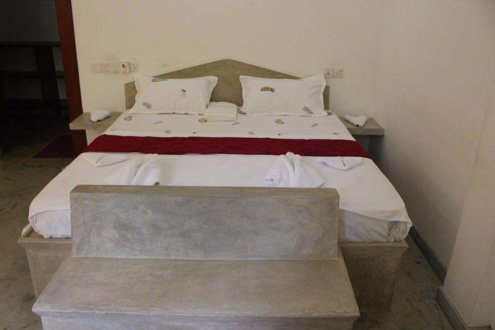 Deluxe Double Room Non Ac photo 3