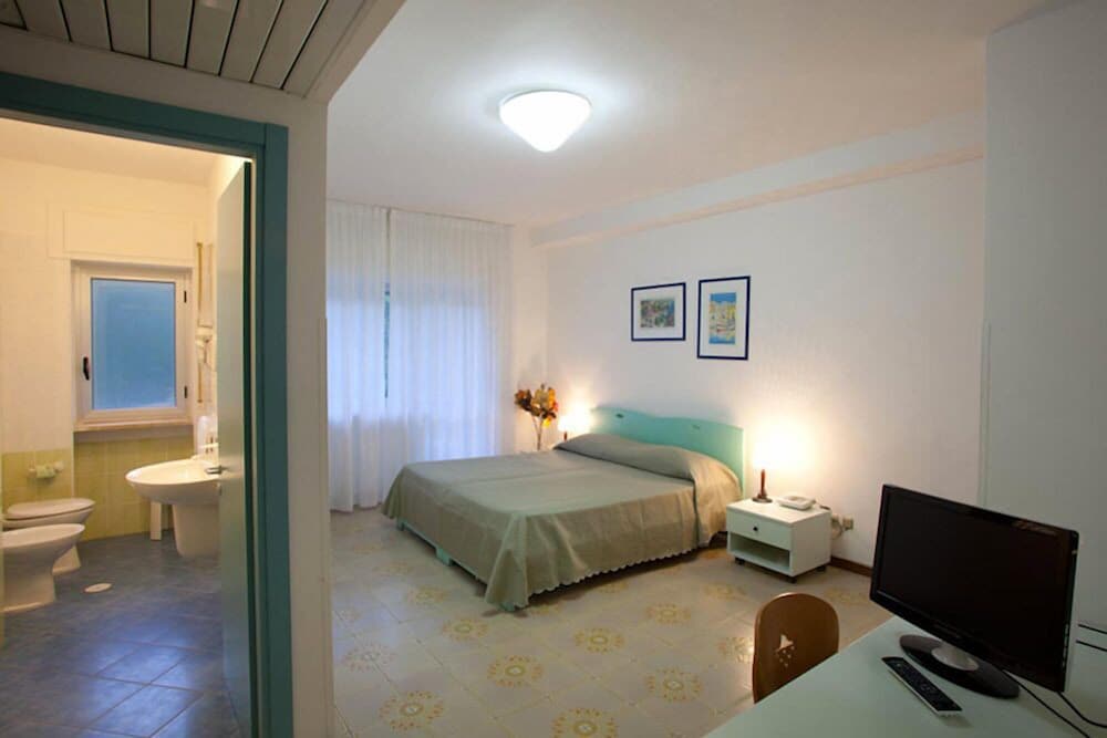 Double or Twin Room - Photo 1