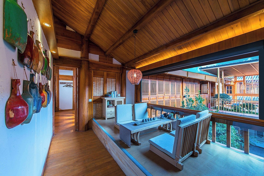 Comfort Suite, Balcony
