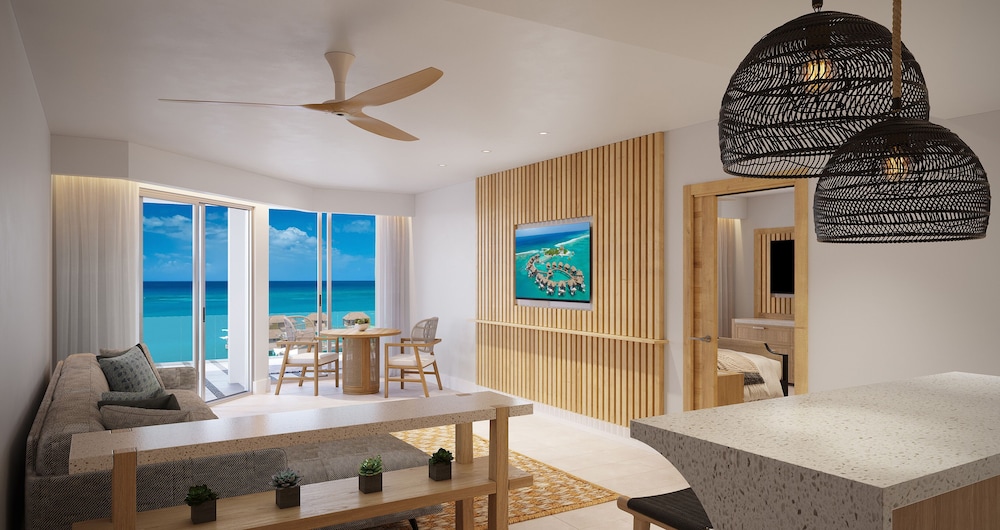 Suite, 1 Bedroom, Balcony, Beachfront (Longbeach, Tranquility Soaking Tub) photo 2