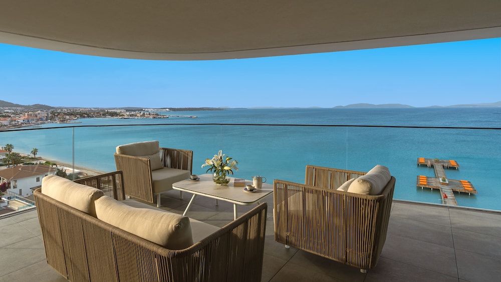 Suite, Sea View, Corner - Photo 2