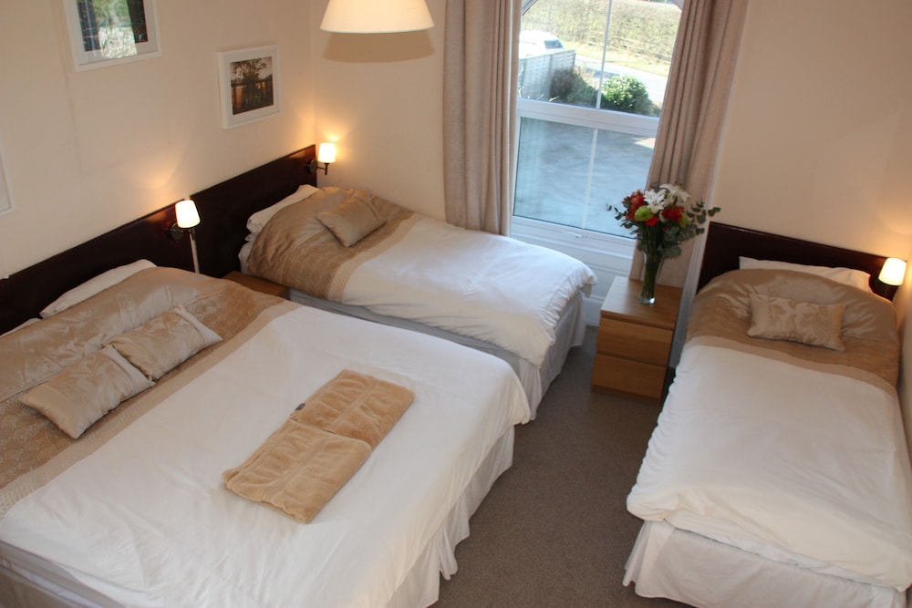 Family Room, Ensuite photo 3