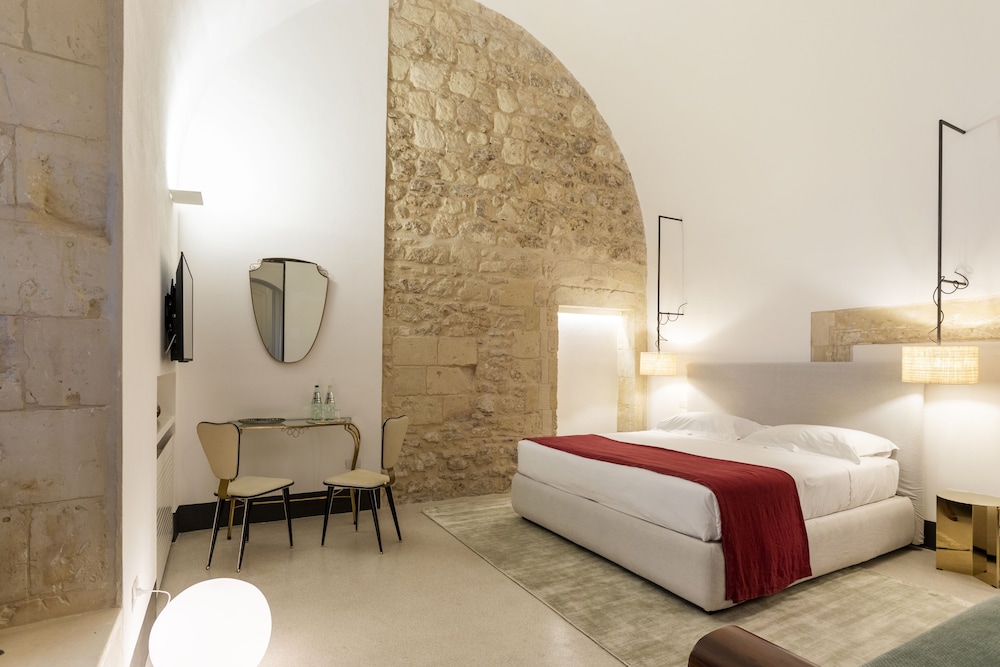 Deluxe Room, 1 King Bed, Annex Building
