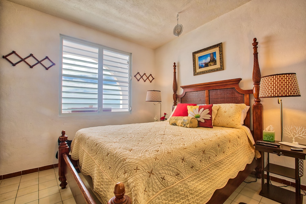 Panoramic Apartment, 1 Queen Bed, Non Smoking, Ocean View photo 1