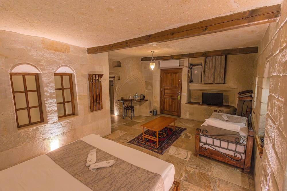 Family Room, Courtyard Area photo 3