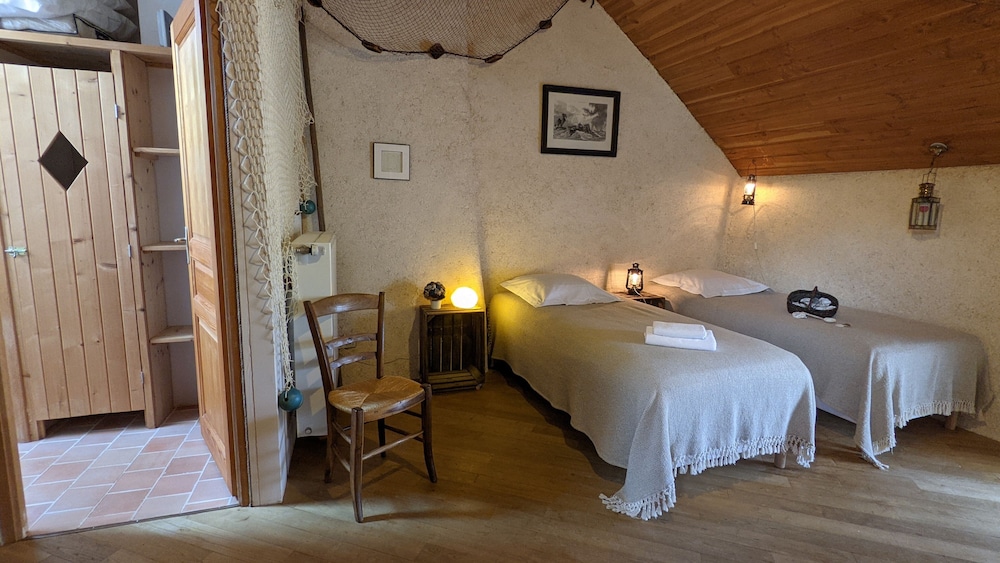 Traditional Double or Twin Room photo 1