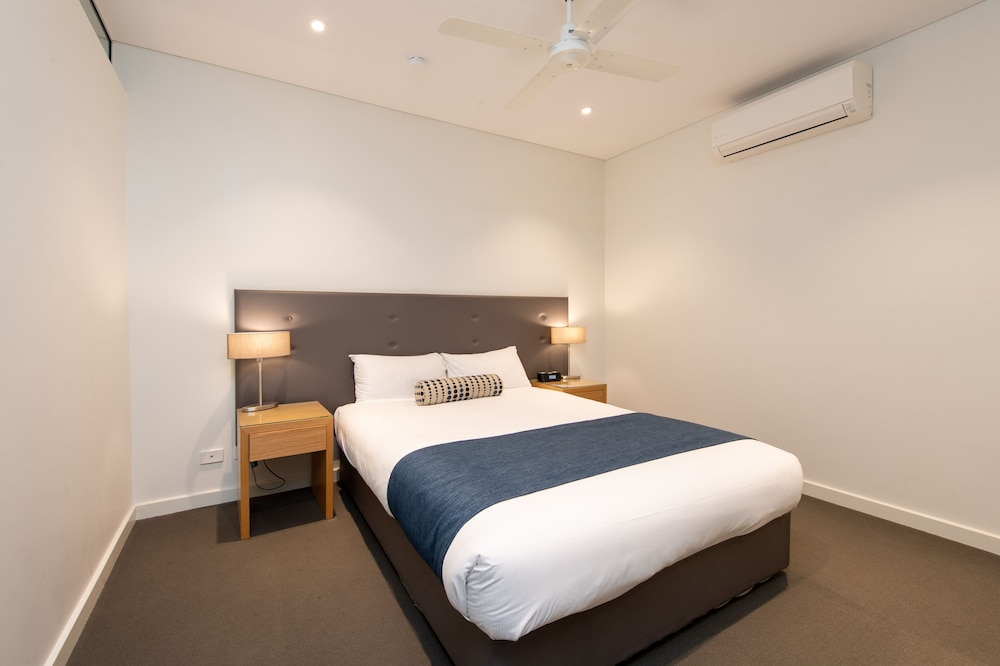 One-Bedroom Suite thumbnail 5
