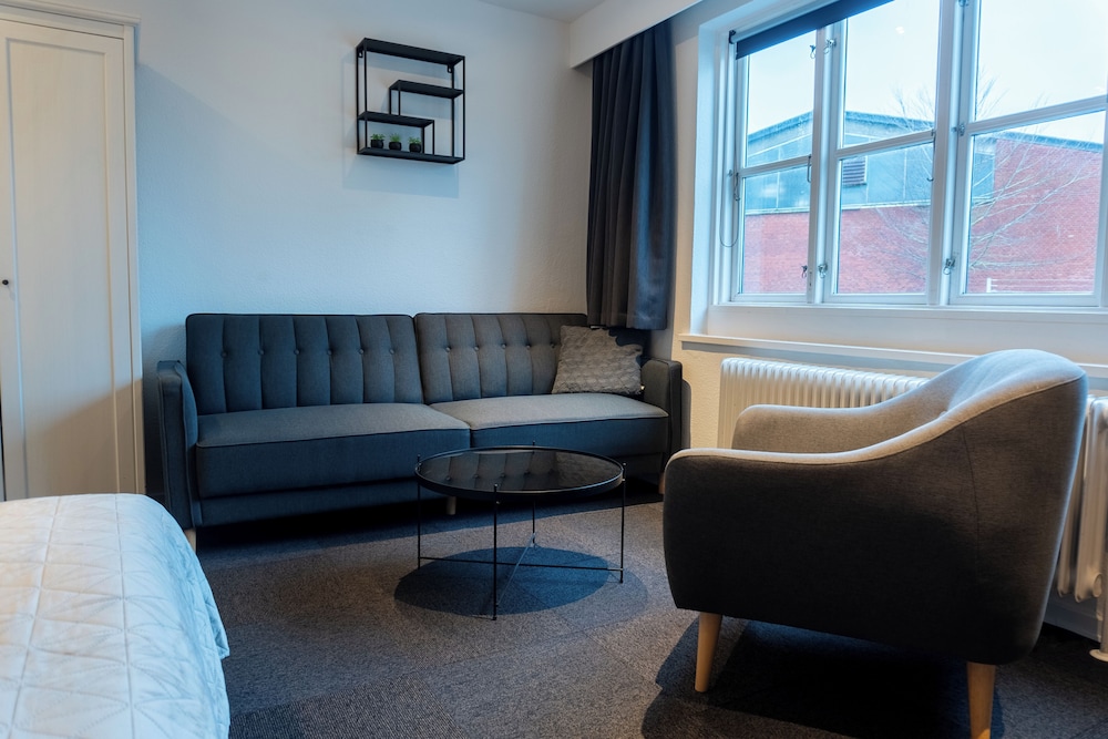 Standard Triple Room thumbnail 5
