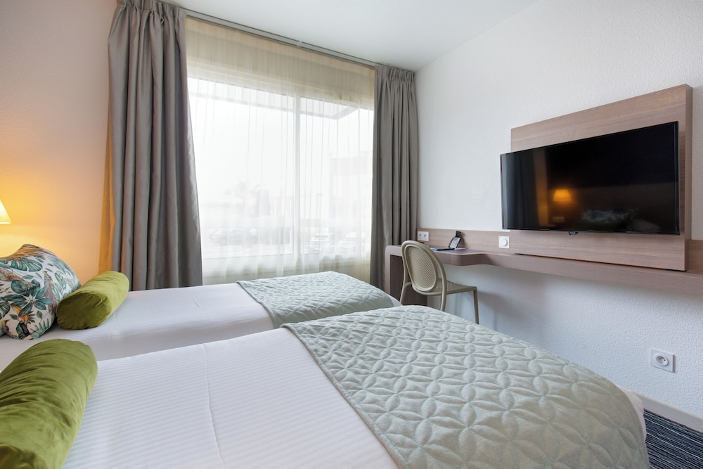 Standard Room, 2 Twin Beds, Non Smoking - Photo 2