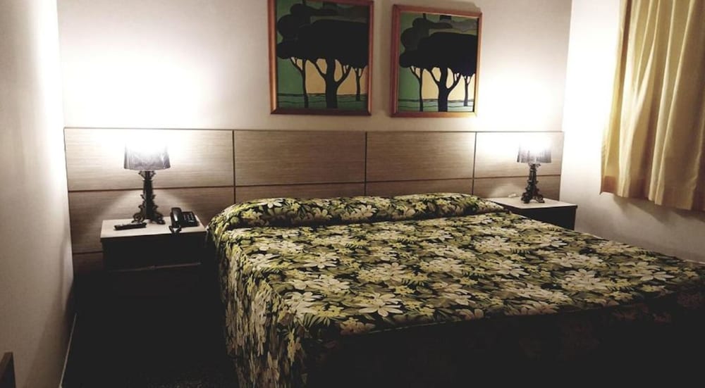 Standard Room, 1 Queen Bed