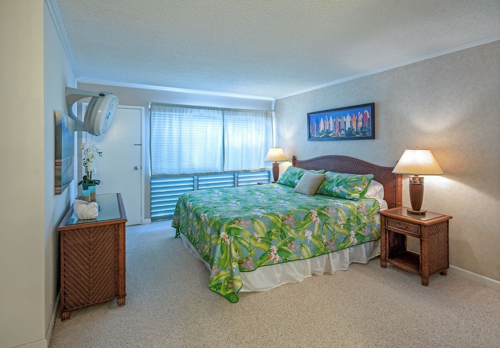 Condo, 1 King Bed, Hot Tub, Pool View (120A) photo 3