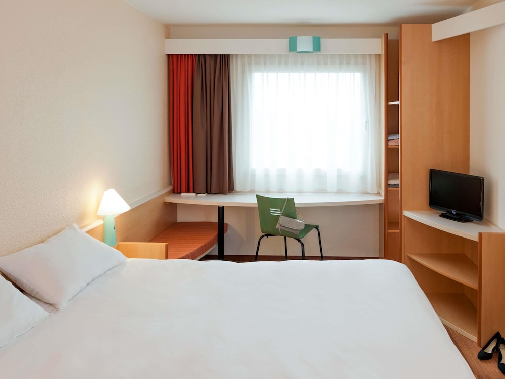 Room, 1 Double Bed - Photo 11