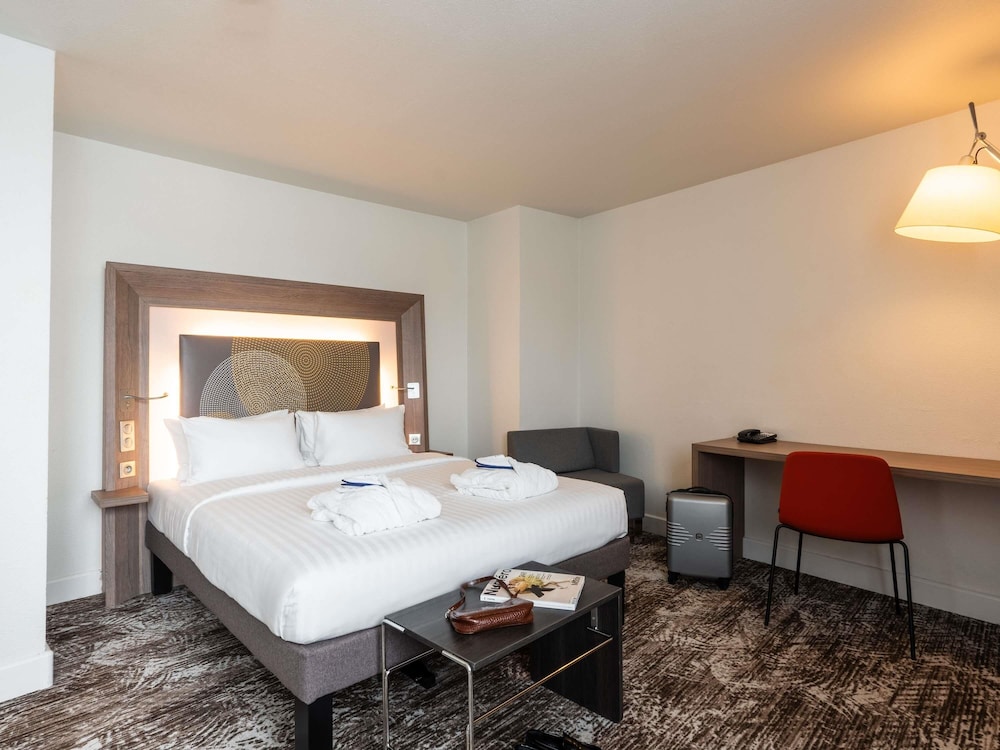 Executive Room, 1 Double Bed, Terrace thumbnail 5