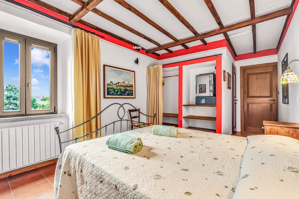 Family Quadruple Room, 1 Bedroom, Private Bathroom, Garden Area photo 1