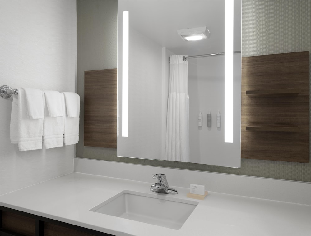 Suite, 2 Queen Beds, Accessible, Bathtub (Mobility & Hearing) - Photo 3