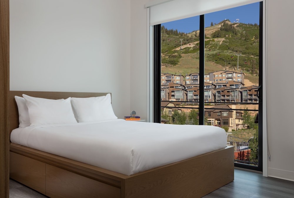 Room, 1 Bedroom, Balcony, View photo 2