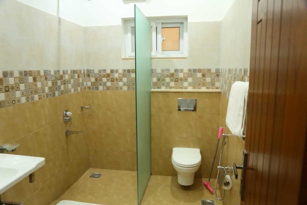Standard Room, 1 Bedroom, Non Smoking photo 3