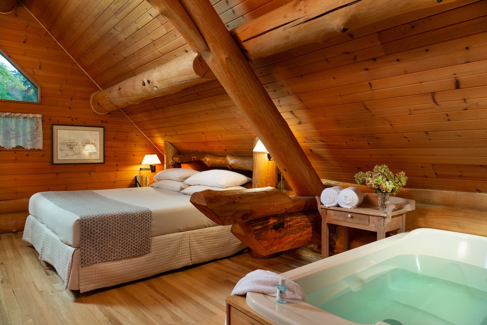 Luxury Cabin, 2 Bedrooms, Jetted Tub, Garden View (01 Paul Bunyan Cabin) photo 2