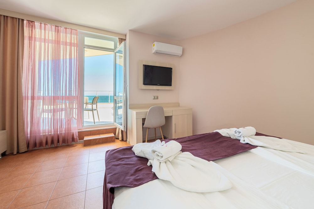 Standard Apartment, Balcony