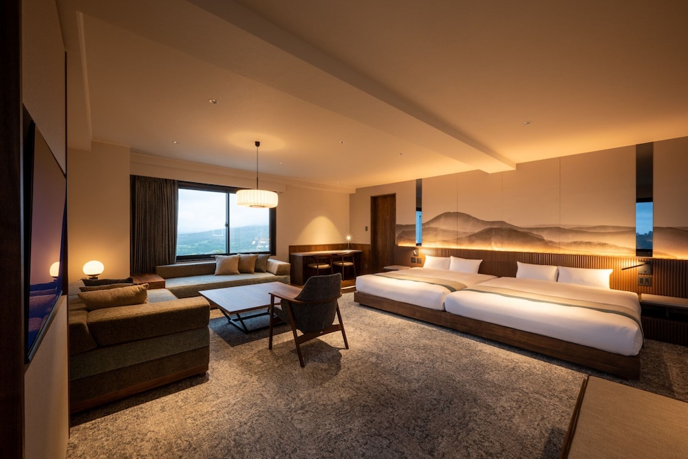 Suite, Non Smoking Renovated Wing