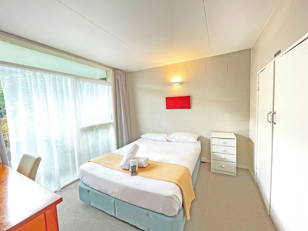 Suite, 1 Bedroom, Kitchen