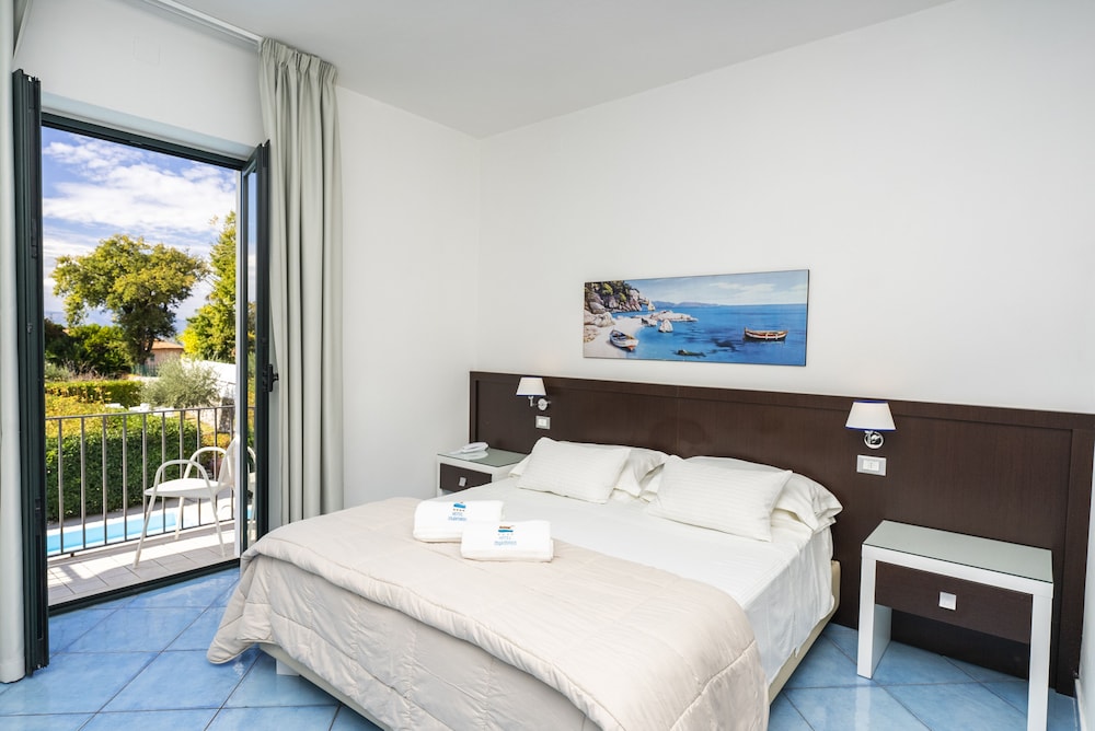 Superior Double Room, 1 Queen Bed, Balcony, photo 6