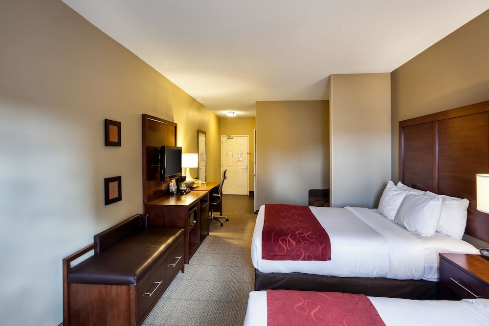 Suite, Multiple Beds, Non Smoking - Photo 2