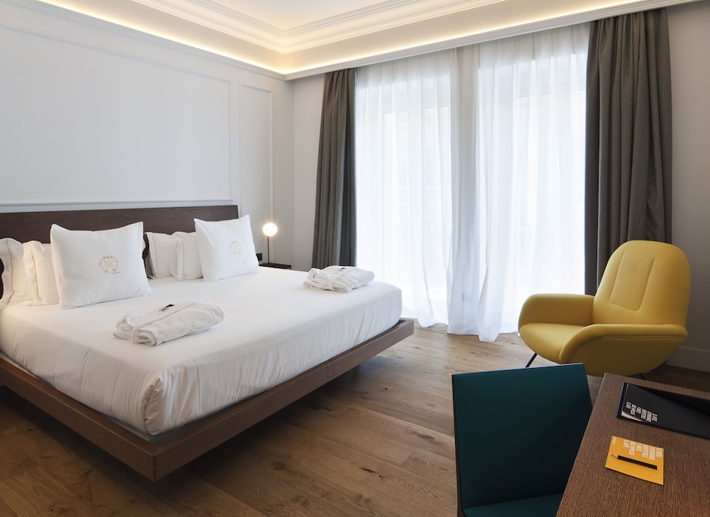 Superior Double or Twin Room, Balcony - Photo 6