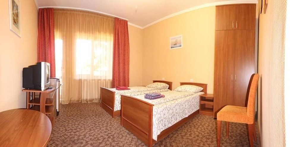 Standard Twin Room photo 2
