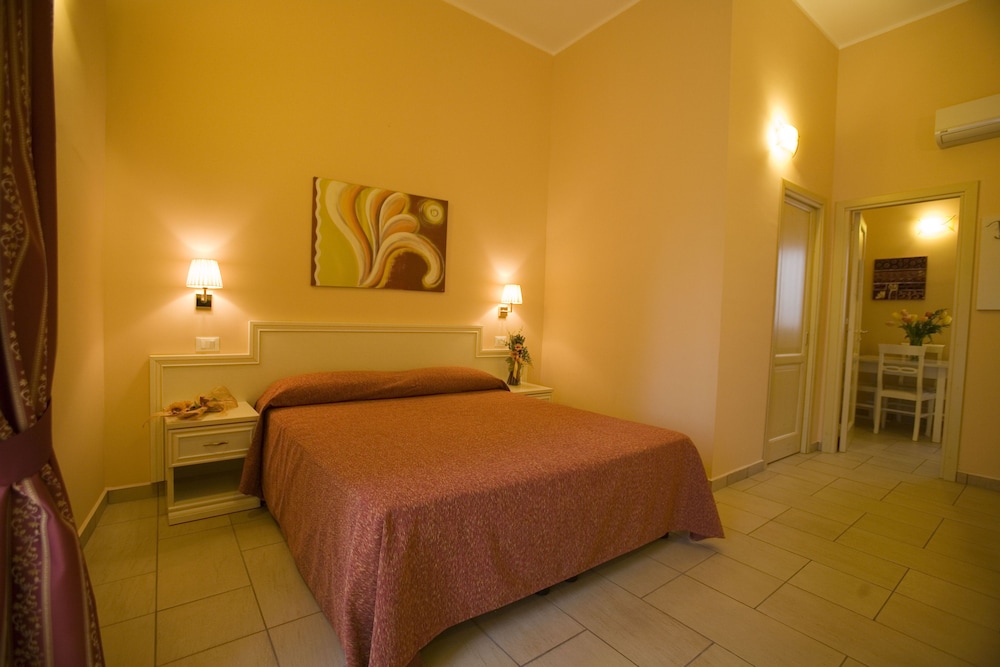 Comfort Studio Suite, Balcony, City View photo 2