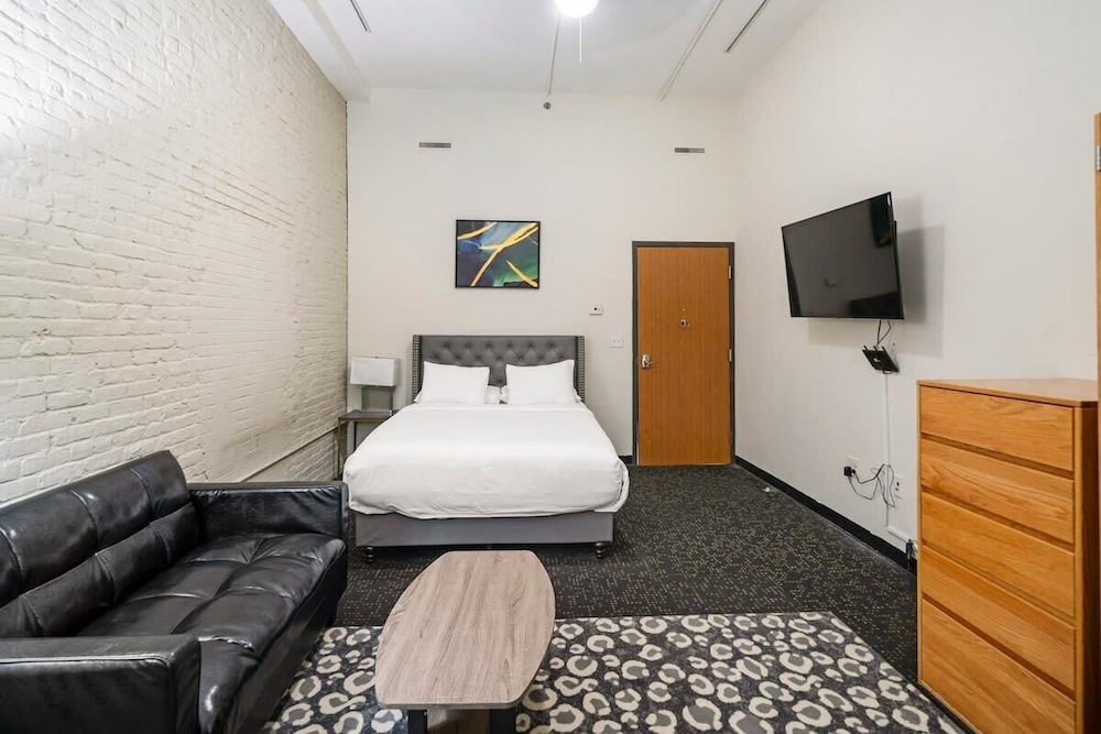 Double Room with Shared Bathroom photo 1