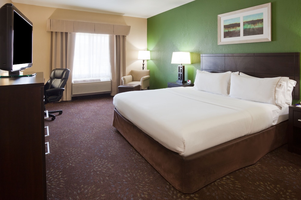 Standard Room, 1 King Bed - Photo 1
