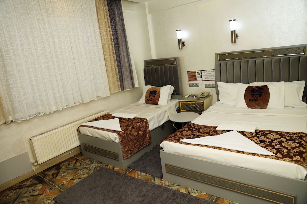 Economy Twin Room, Multiple Beds, Smoking photo 2