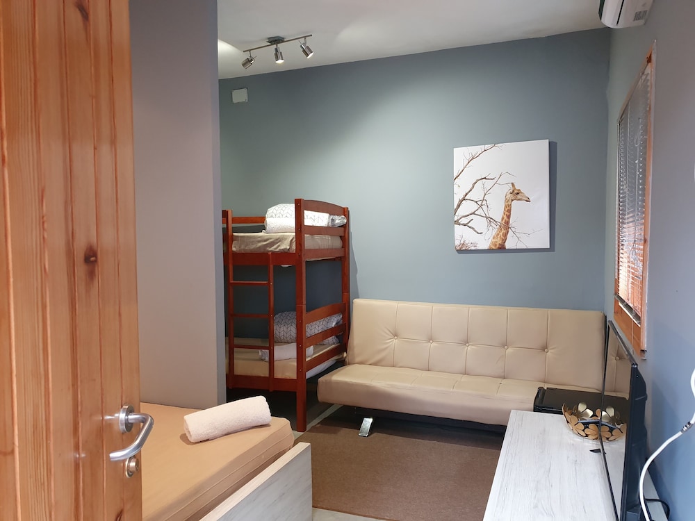 Basic Studio, 1 Bedroom, Pool View