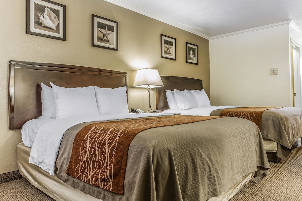 Standard Room, 2 Queen Beds, Non Smoking - Photo 3