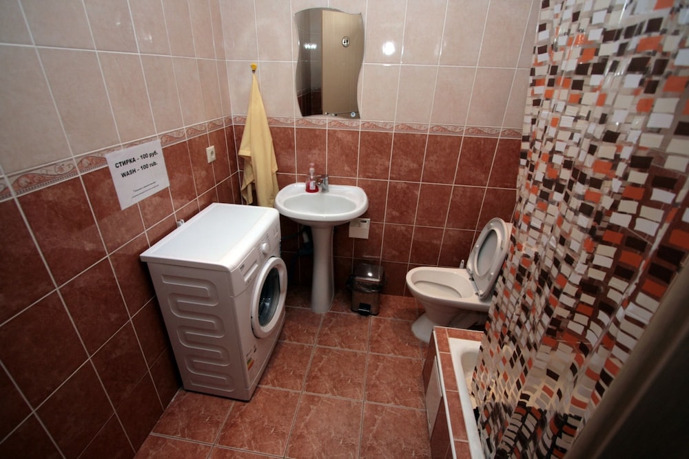 Shared Dormitory, Men only, Shared Bathroom (10 Beds) photo 3