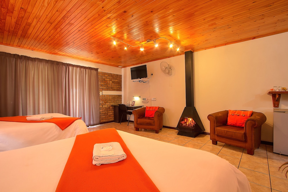 Deluxe Room - Photo 5