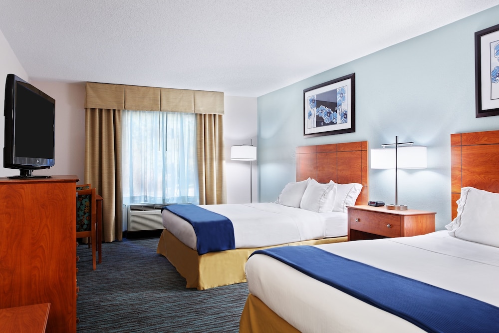 Standard Room, 2 Queen Beds - Photo 4