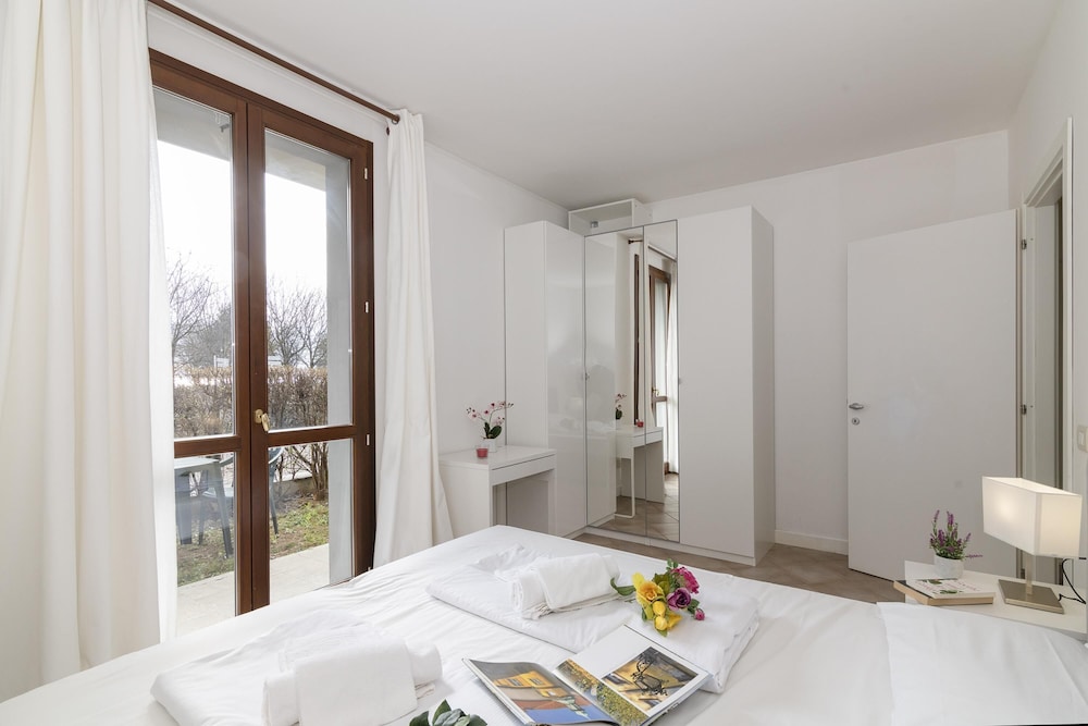Standard Apartment, 2 Bedrooms, Beachside (Porto Letizia Tchaikovsky 1)